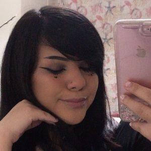 Meet your Posher, Mireya